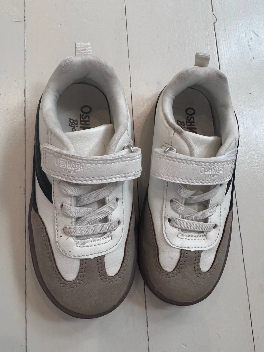 OshKosh B'gosh White, Brown & Black Kids Sneakers